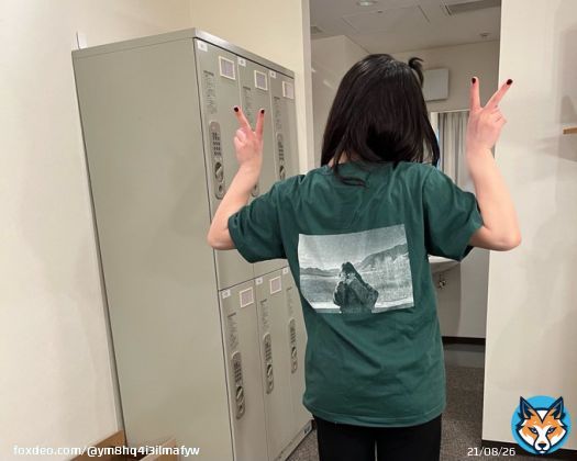 髪少し結んでるの可愛い！ 黒のネイルも素敵！ #渡邉美穂