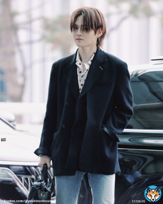 the eye contact #YOSHI #요시 #ヨシ #트레저