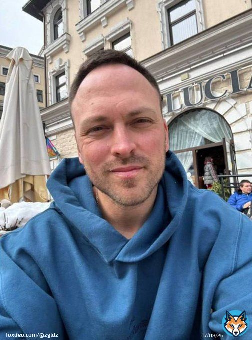 Зять Шойгу Алексей Столяров после скандального отдыха в Дубае &laquo;скромно&raquo; отпраздновал своё 33-летие на горном курорте Роза-Хутор. Праздник обошёлся в 9,5 млн рублей. Все расходы взяла на себя любимая жена &ndash; Ксения Шойгу. Тесть обещал, что боятся Лёшеньке нечего, не мобилизируют