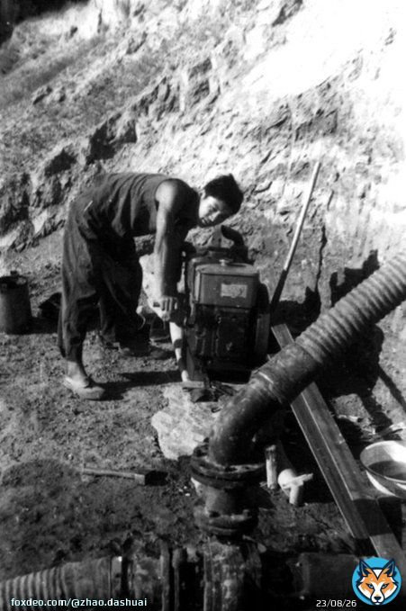 I'm taking the opportunity of Xi Jinping trending on twitter To promote Xijinpingstan, join me in my Xi Jinping fan club  This is aappreciating President Xi UwU  A young Xi Jinping working the irrigation in a farm in Liang Jiahe  #XiJinping
