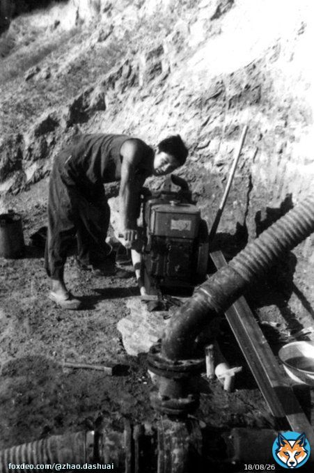 I'm taking the opportunity of Xi Jinping trending on twitter To promote Xijinpingstan, join me in my Xi Jinping fan club  This is aappreciating President Xi UwU  A young Xi Jinping working the irrigation in a farm in Liang Jiahe  #XiJinping