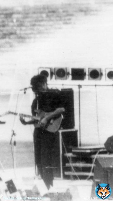 Витя Цой. Краснодар июль 1989. Я был на этом концерте. Мне было 13 лет. С Днюхой Лучший !!!!