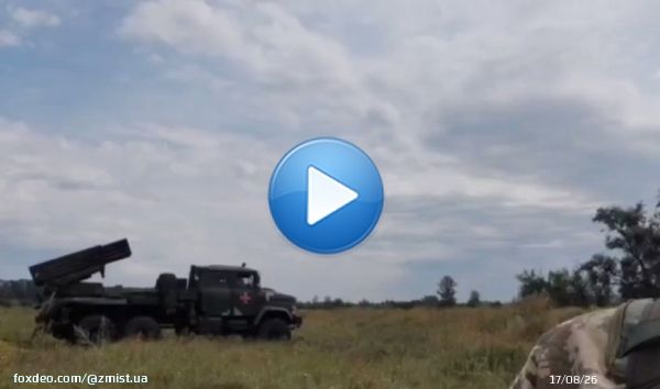 Ukrainian Vilkha MLRS rains fire down on russian invaders.