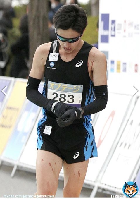 大阪マラソン、 宮下隼人さん、流血してる。  確か、参加条件が３回以上でしたよね。  怖っ  【大阪マラソン】初マラソン宮下隼人、レース途中で流血に心配の声も47位で完走(日刊スポーツ)