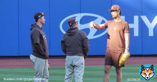 【MLB WCゲーム】ダルビッシュ、PO5年ぶり白星から一夜明け軽めの調整　コーチらと意見交換も  #ダルビッシュ有