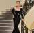#منى_زكي تعدل فستانها في مهرجان كان السينمائي