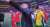 Jugadores de la selecci&oacute;n de Marruecos celebran la victoria ante Portugal con la bandera de Palestina.