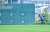１：#松長根悠仁 選手が一人でキック練習していると、 ２：#鬼木達 監督が加わって２人でキック。 ３：シュート練習ももちろんチェック。 ４：若手選手の最後の練習にも参加。 いつもですが、鬼木監督は居残り練習にも最後まで参加していてスゴイの一言です。 #川崎フロンターレ