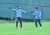 今日の印象的な場面。 １：#家長昭博 選手と #登里享平 選手は一緒にラン。 ２：#脇坂泰斗 選手 と #橘田健人 選手。走りながらめちゃマジメに話してました。 ３：練習場の振動を抑える #上福元直人 選手 ４：黙々と走り込む #大島僚太 選手 #川崎フロンターレ #frontale