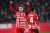 Ailier droit : le statut de capitaine peut octroyer la place de titulaire &agrave; Yarmolenko. Mais &agrave; 33 ans, la fatigue commence a se ressentir. Tsygankov s&rsquo;&eacute;clate depuis son arriv&eacute;e &agrave; G&eacute;rone et est une alter