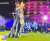 Esa vestimenta es muy met gala #AlfombraRoja #nochecero