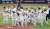 【#本日のベストショット】　 #侍ジャパン WBC優勝！歓喜の輪その\u2461   #岡本和真 #大城卓三 #大勢 #戸郷翔征 選手の巨人侍たちも喜び爆発。岡本選手は周東選手とジャンプ！戸郷投手は空に向かってガッツポーズ（撮影・長尾みなみ）  #WorldBaseballClassic  #giants #ジャイアンツ #サンスポ