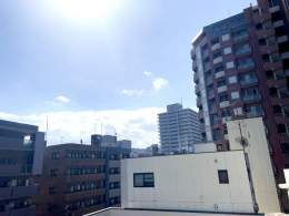 おはようございます！！！ 東京の天気は晴れです  今日は #ホワイトデー で、東京の桜の開花宣言は明日ですかね アメリカで銀行破綻が続き株価下落が続く中、明るいイベントがあるのは良いですね！  本日もよろしくお願いします。  #企業公式が毎朝地元の天気を言い合う #おは戦50314mk