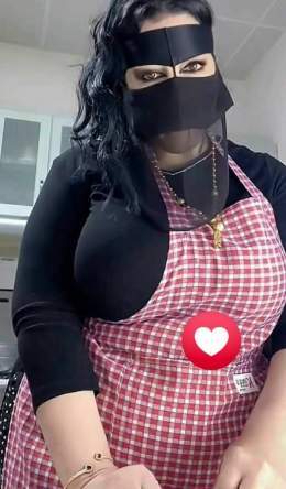 خليك صريح انا عمري 40 سنة، تقبل نتعارف باحترام رقمي وصوري في اول تعليىق