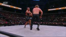 What a battle between Ishii and @IAmJericho here on #AEWDynamite on this Thanksgiving Eve! We are LIVE on TBS!