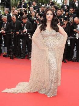 Do anybody believe that somebody from loreal girls is going to attend at Cannes on Oct 27-29?  #AishwaryaRaiBachchan #cannes2020
