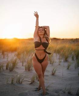 Click the link in my bio to get your body ready for summer with my Weight Loss Membership! \ud83d\udc59\ud83d\udcaa\ud83c\udffc\u2600\ufe0f #weightloss #medicalweightloss #semiglutide