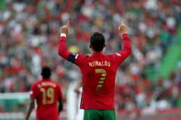 \ud83d\udea8 تاريخي..  الاسطورة كريستيانو يتجاوز رونالدو نازاريو ويصبح أكثر لاعب تسجيلا للأهداف في جميع البطولات الدولية للمنتخبات في تاريخ كرة القدم.  1- كريستيانو  \ud83c\uddf5\ud83c\uddf9 (30 هدف) 2- رونالدو  \ud83c\udde7\ud83c\uddf7 (29 هدف) 3- ب