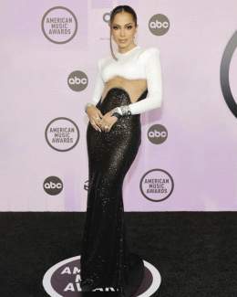 It's @AMAs night