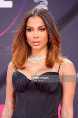 ANITTA ATE TF UP #LatinGRAMMY