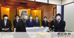 北〕明日は棋王戦第４局。藤井竜王は前局の「特急しらゆき」に続いて「車両も車窓の景色も楽しめました」。渡辺棋王「週末で皆さんは観光で来ている中、対局で来るのはシュールな感じ笑」  藤井聡太竜王　六冠挑む棋王戦第4局へ「特急スペーシアに乗って」 朝日新聞デジタル