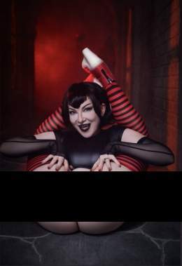 Did you know Mavis was this flexible? See uncensored on my Patre0n right now!