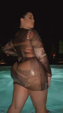 Sammy @sammyy02k \u2764\ufe0f..#curvygirl #curvywomen #curvymodel #bodypositive #celebratemysize #honormycurves #plussize #plussizemodel #effyourbeautystandards #curvyfashion #bodyconfidence #curvyconfidence #bigandblunt #plusmodelmag #bodylove #full