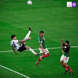 - Nicol&aacute;s Otamendi is the defender with the most total duels won [20] and aerial duels won [11] in the 2022 World Cup.