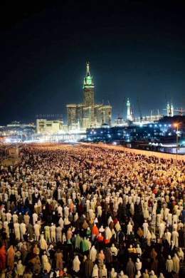 For happiness:  More than 3 million prayed Tarawih today in the Haram!         Subhan Allah   #الزواج_من_الخارج #شب_قدر #ليلة_القدر #ليله_٢٧_رمضان #لبنان #لبنان_للبنانيين #AtiqueAhmed