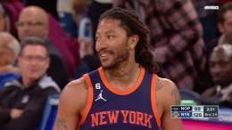 Derrick Rose checks in the game after Knicks fans chant his name