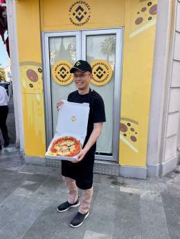 You order some pizza \ud83c\udf55and this is your delivery man.  What do you do?