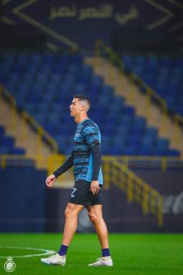 \u2b22 بيبي ( لاعب بورتو):  الاسطورة رونالدو يشعر بالسعادة في نادي #النصر.