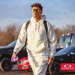 New year, same QB1.   @PatrickMahomes | #WPMOYChallenge