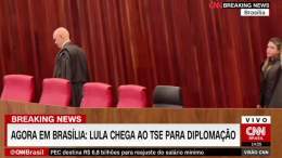 AGORA: Alexandre de Moraes &eacute; aplaudido em p&eacute; e dar&aacute; in&iacute;cio a diploma&ccedil;&atilde;o de Lula.