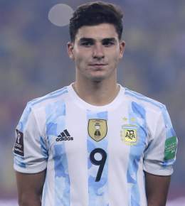مبروك للاعبنا الجديد جوليان ألفاريز على فوزه بكأس فيناليسيما 2022 مع منتخب بلاده الأرجنتين!  \ud83c\udde6\ud83c\uddf7 \ud83c\udfc6   \ud83d\udd37 #السيتي
