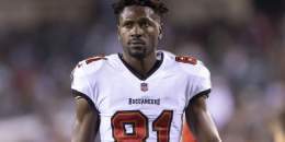 Antonio Brown exposes himself to woman in swimming pool at Dubai hotel.