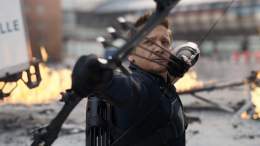 Jeremy Renner reportedly was ran over by a snow-plowing machine and his leg lost a lot of blood  A neighbor, who's a doctor, was able to put a tourniquet on his leg until paramedics arrived  (via @TMZ)