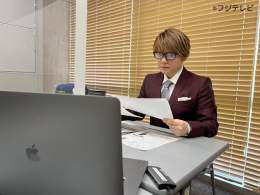 あすは9月のエンタメプレゼンター #内田雄馬 さんがラスト生出演 前回メガネをかけて真剣な様子で原稿とVTRをチェックするオフショットを公開 なんとあすは雄馬さん30歳の誕生日だよ お楽しみに