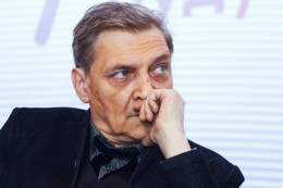 Иноагента Александра Невзорова, прячущегося за границей, заочно приговорили к восьми годам колонии по делу о распространении фейков про ВС РФ  Как считаете, справедливое наказание?
