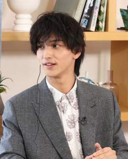 "I am often told that my way of thinking is a bit of Showa-era. I prefer cash to credit cards and I'm very analog. I'm sure I'm going to get a lot of flak for saying this, but when I get married, I want my wife to feel safe at home."  #横浜流星 #Yokohama