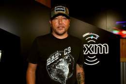 CMT is censoring Jason Aldean&rsquo;s new music video &ldquo;Try that in a Small Town&rdquo;  Most mainstream artists promote drugs, gangs, violence, and sleeping around  Jason says &ldquo;hey let&rsquo;s not rob old ladies and burn down cities&rdquo