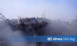 Пътнически самолет се разби в Непал, загинаха 16 души (видео)