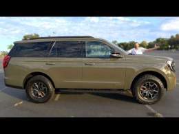The 2025 Ford Expedition Tremor Is a Huge Off-Road Luxury SUV