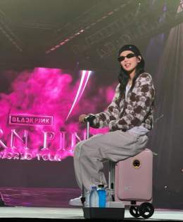 Cool girl    JENNIE BDAY PARTY IN HK