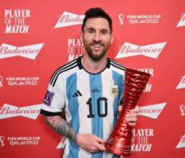 BREAKING: FIFA has chosen Messi as the man of Brazil vs Cameroon match but Messi decided to give it to Cameroon goal keeper Devis Epassy to award his performance   ( pessi fans )