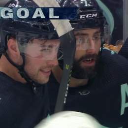 THE KRAKEN GO UP ON THE POWER PLAY GOAL