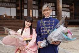 【涙のクランクアップ】目黒蓮＆今田美桜、ちょうど1年前の『わた婚』映像公開 ※動画あり   目黒蓮の主演映画『わたしの幸せな結婚』が今週17日に公開される。全編オールロケの撮影を無事に全て撮り終えた、感極まる目黒と今田美桜を映した映像が東宝公式YouTubeに公開された
