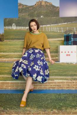 【明日】ユニクロ&times;マルニが発売。玉城ティナや、桜田通、モトーラ世理奈らの着用写真を公開。