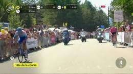 Epic ride by Matthews who catches back and drops Bettiol! #TDF2022