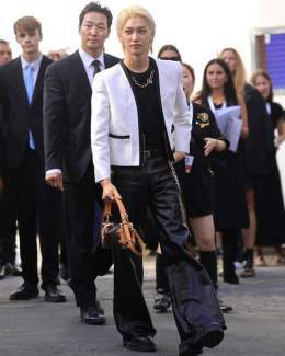 My favourite look of all and I promise, without any biased judgement. Head to toe perfection. I am so proud and so in awe of the beauty that is our Global House Ambassador Lee Felix!  FELIX LOUIS VUITTON SS24 #FELIXxLVSS24 #LVSS24 @LouisVuitton @Stra
